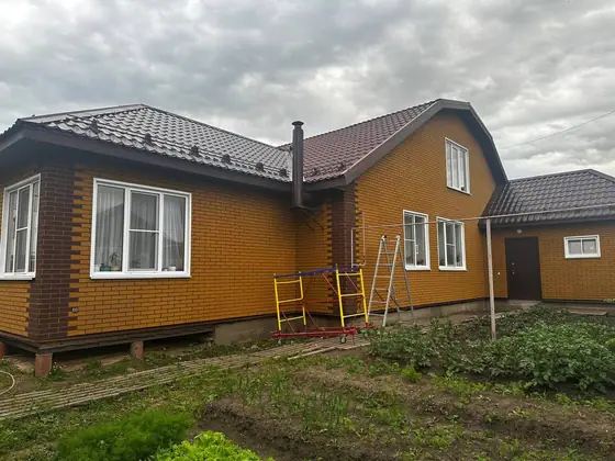 Фасад в похожем оттенке