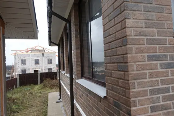Фасад в похожем оттенке