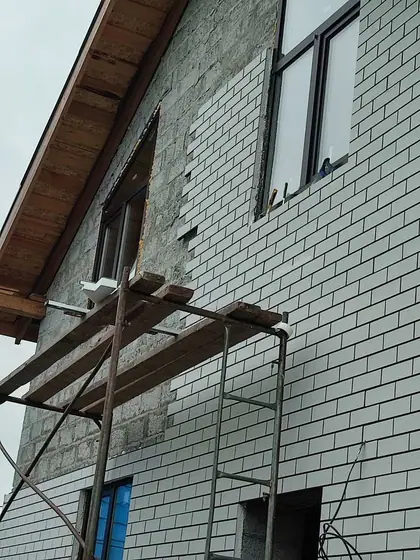 Фасад в похожем оттенке
