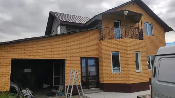 Фасад в похожем оттенке