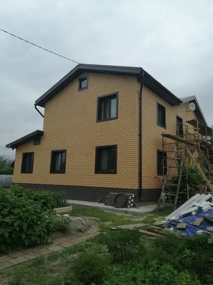 Фасад в похожем оттенке