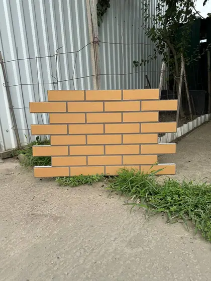 Панель в похожем оттенке