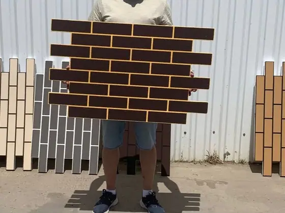 Панель в похожем оттенке