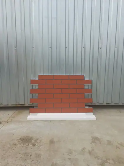 Панель в похожем оттенке